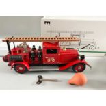 Märklin Metall 19034 Feuerwehr Löschfahrzeug, mit Originalverpackung und Zertifikat