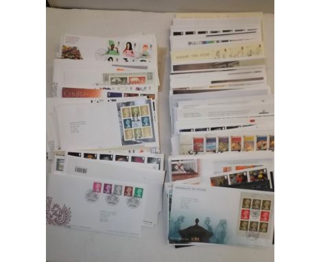 A quantity of British first day covers.