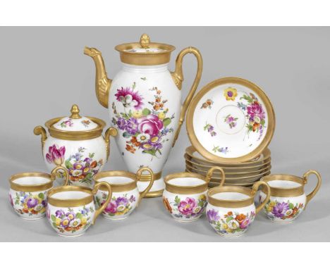   Biedermeier Mokka-Restservice mit Blumendekor  Biedermeier Mokka-Restservice mit Blumendekor   8-tlg.; Kaffeekanne, Zuckerd
