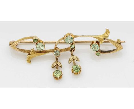   Jugendstil-Brosche mit Peridots  Jugendstil-Brosche mit Peridots   Frankreich. Um 1900. Gelbgold, 14 ct.; Schauseitig beset