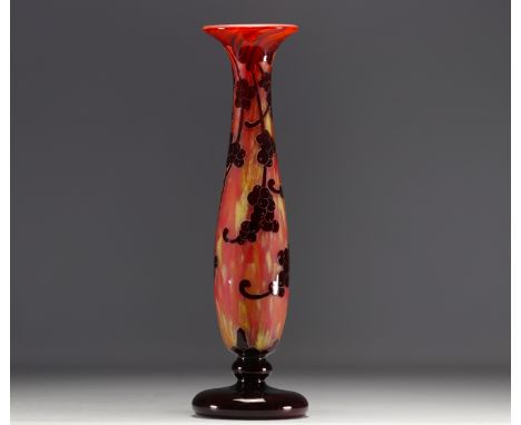 Le Verre Francais - Large "Perliere" vase, tulip vase in acid-etched multi-layered glass. Signed on the base. - Weight: 1.98 