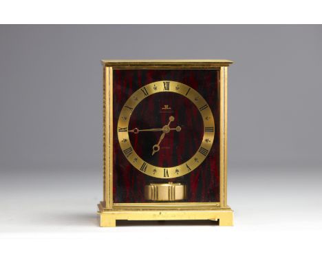 JAEGER-LeCOULTRE - Atmos "Embassy" clock, gilded and brushed brass case, marbled lacquer, "Breguet" hands, calibre 528/1, cir