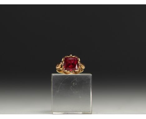 Cushion-shaped 18k gold and rubellite or ruby ring (please check). Metric fingers: 53. - Weight: 7 g - Shipping available - S