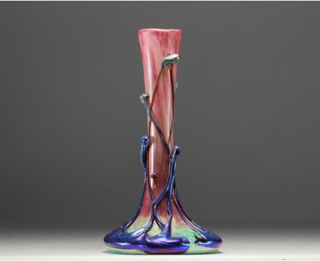 Michele LUZORO (1949 - ) Novaro workshop - Blown glass vase in shades of pink, blue and green. Signed under the base. - Weigh