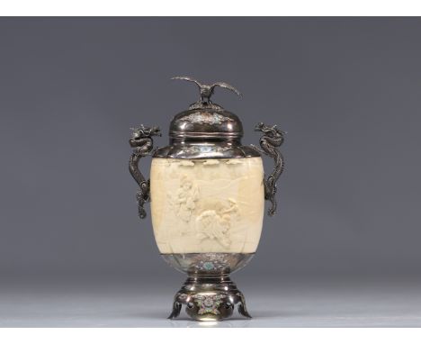 Exceptional Japanese ivory vase with a silver and enamel frame from the Meiji period (æ˜Žæ²»æ™‚ä»£ - 1868 - 1912) CITES docum