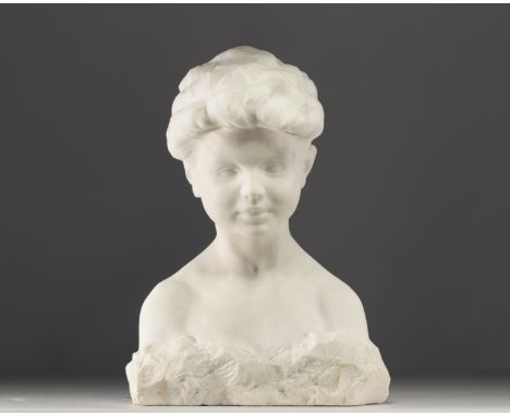 "Bust of a Young Boy", sculpture in white marble. - Weight: 35.00 kg - Shipping unavailable - Sizes: H 480MM X L 380MM - At f