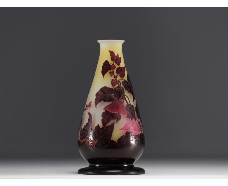 Emile GALLE - Lamp base in acid-etched multi-layered glass decorated with flowers. Signed in the decoration. - Weight: 1.07 k