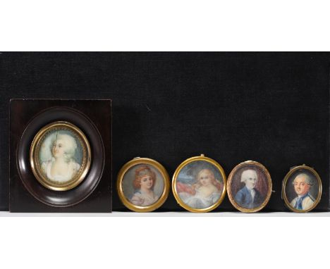 Set of five "Bust Portraits" miniatures (one cracked) - Weight: 115 g - Shipping available - Region: France - Sizes: H 95MM X