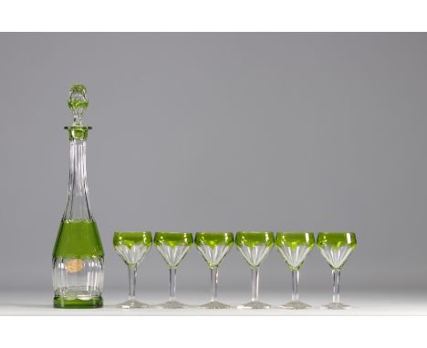 Val Saint Lambert - Carafe and six crystal glasses. - Weight: 2.60 kg - Shipping unavailable - Sizes: H 420MM X D 100MM - At 