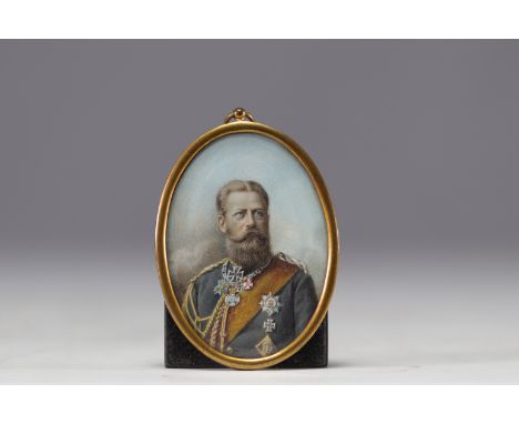 Portrait of Keiser Friederich III, King of Prussia 19th century Signed F.P 1888 - Weight: 52 g - Shipping available - Region: