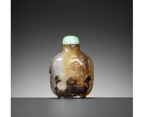 A SUZHOU SCHOOL CARVED AGATE 'BUDAI' SNUFF BOTTLEChina, 19th century. Well hollowed, of flattened square form with a straight