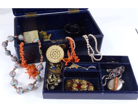 Various Victorian and later jewellery, including a coral mounted locket, an enamel horse brooch etc 