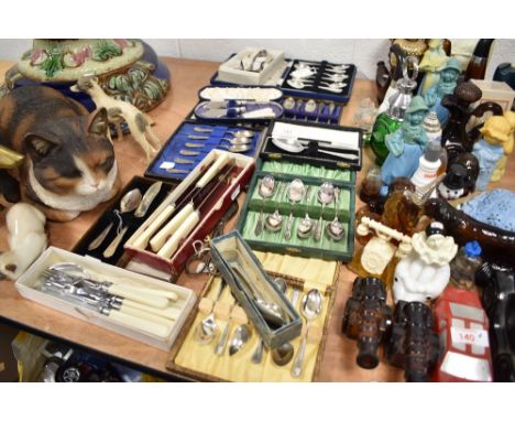 A selection of silver plated flatware &amp; cutlery, mainly teaspoons
