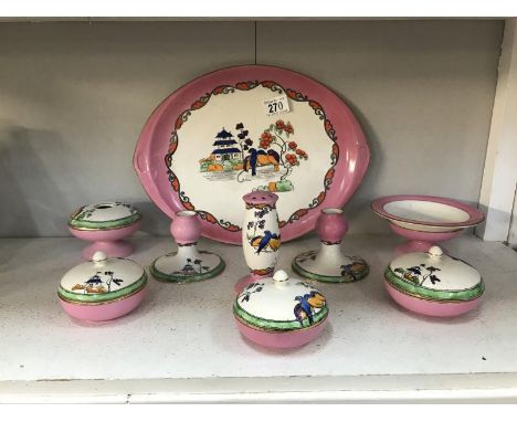 A Chinese style trinket set.
