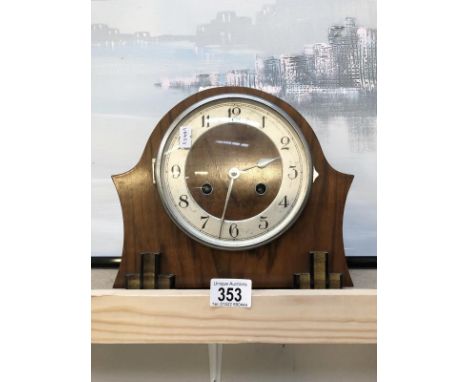 A 1930s mantle clock.