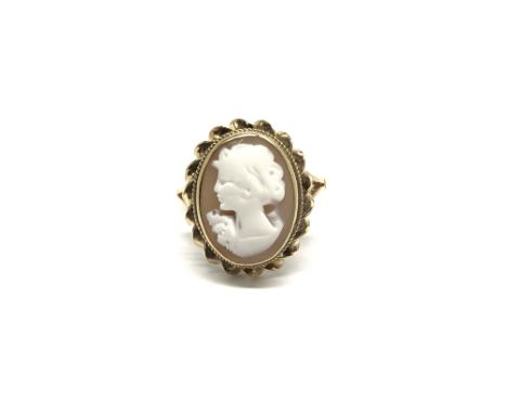 A 9ct gold cameo ring, size approx P/Q, weight approx 4.6 grams