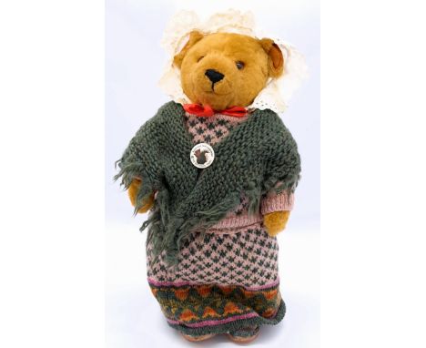 Little Folk (UK) Lakeland Bears Granny vintage teddy bear, Haweswater Honey plush, plastic eyes, fully jointed, original clot