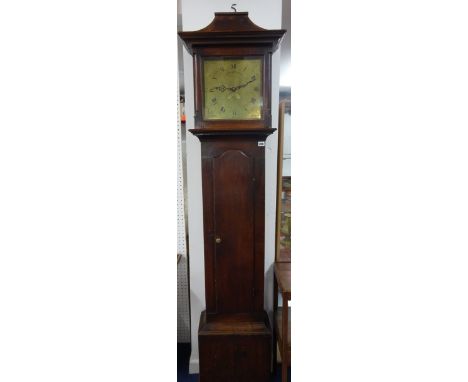 A Georgian oak longcase clock with brass dial marked Thomas Daunt, Northampton, with calendar aperture, approx. 28cm with pen