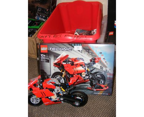 Lego Technic 42107 Ducati Panigale V4 R Motorcycle - Retired 2023  