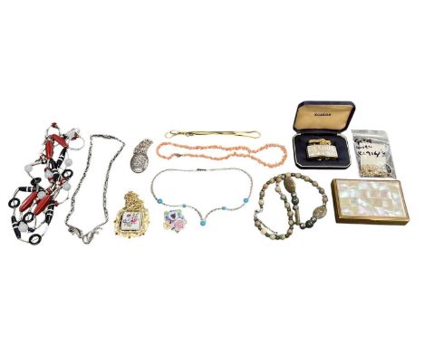 A group of mixed costume jewellery including a pair of 9ct gold drop earrings and a 9ct gold butterfly pendant on a 9ct gold 