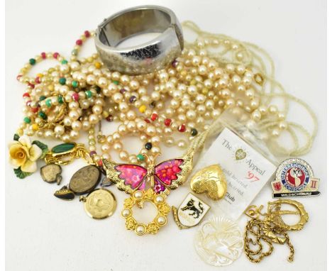 A group of costume jewellery including a 9ct gold necklace, approx 4g, simulated pearl necklaces, brooches, silver bracelet, 