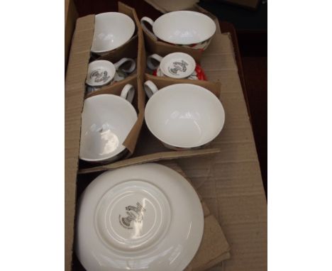 6 cups and 6 saucers, boxed