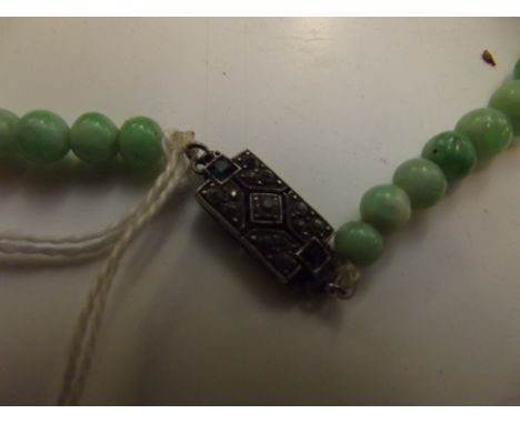 Art Deco string of beads possible jade