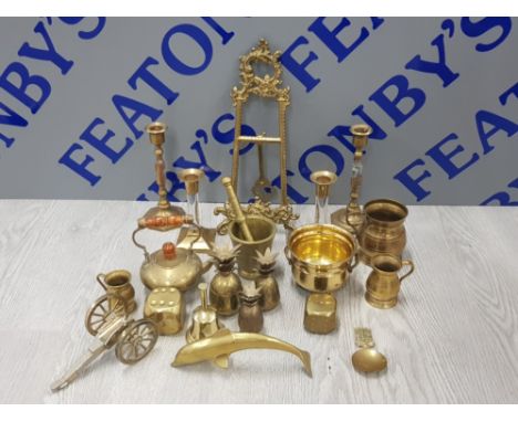 MISCELLANEOUS BRASS ITEMS TO INCLUDE ARTIST EASEL CANDLESTICKS DOLPHIN ETC