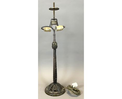 Jugendstil Tischlampe. Um 1900.Circa 73 cm hoch. Funktion geprüft.Art Nouveau table lamp. Around 1900.Approx. 73 cm high. Fun