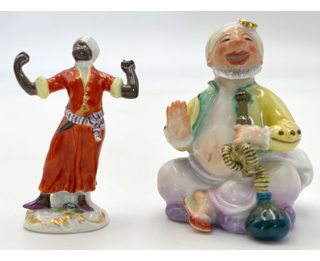 Zwei kleine Figuren. Meissen. 1. Wahl. "Sitzender Türke mit Wasserpfeife" und ein Mohr.Circa bis 6,5 cm. Porzellan. Blaue Sch