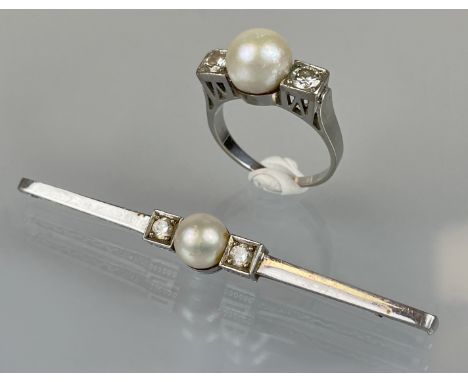 Schmuckset aus Ring und Brosche. Circa 15,4 Gramm Gesamtgewicht.Circa 7,24 Gramm Damenring Gesamtgewicht. Damenring 750 Weißg