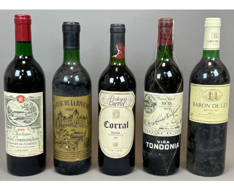 5 Flaschen Rotwein. Diverse Jahrgänge. 0,75 L.1x Chateau de la Rivière. 1966.1x Chateau de la Commanderie. Lalande-de-Pomerol