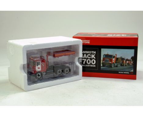 WSI 1/50 Mack F700 Heavy Tow Tractor and Ballast Box in livery of Mammoet. Looks to be complete, excellent and with original 