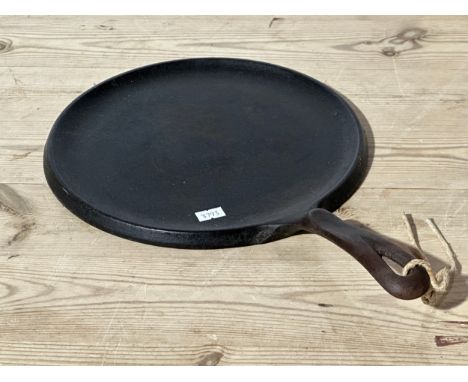 A Wagner’s 1891 Original cast iron skillet. 42cm