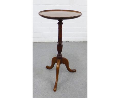 Mahogany pedestal wine table with a circular dished top, 56 x 30cm 