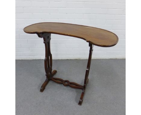 Mahogany kidney shaped occasional table, 73 x 86cm 