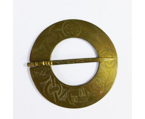 Early Scottish brass plaid brooch with engraved celtic knotwork pattern, 11.5cm 