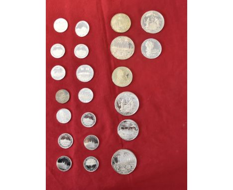 Konvolut Silbermünzen. Repliken historischer Münzen. 835er und 500er Silber. 835er: 248g, 500er: 125g. 2x Hamburger Bankportu