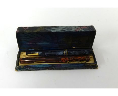 Parker 14k fountain pen, another 14ct fountain pen with mottled case, Osmiroid fountain pen, Conway Stewart 14ct fountain pen