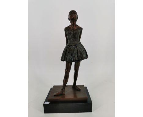 DEGAS, EDGAR (1834-1917) nach, Skulptur: "Petite danseuse de quatorze ans" (Originaltitel; "Kleine Tänzerin von vierzehn Jahr