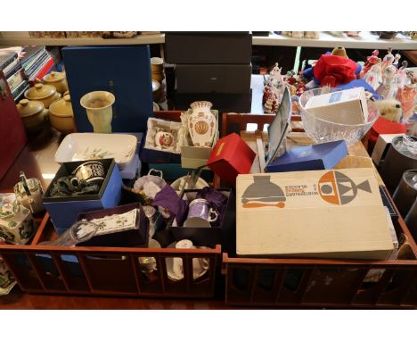 2 Trays of assorted Whitefriars, Spode, Wedgwood etc 