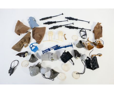 Star Wars - Kenner - A quantity of vintage Star Wars accessories including capes, head dresses, X-Wing Fighter guns, back pac