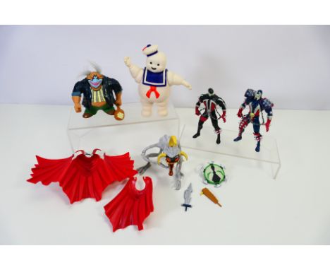 McFarlane - Spawn - Other - A small group of loose action figures, including Spawn Series 1 Clown Head; Spawn Violator; Kenne