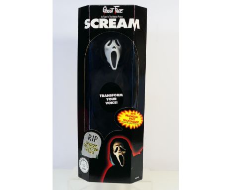 Scream - Spencer Gifts - A factory sealed 1997 Ghost Face with recordable voice transformer # 493742. The item appears Min ti