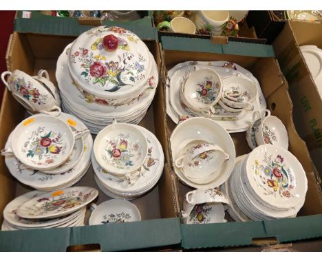 Two boxes of Spode Gainsborough pattern dinnerwares