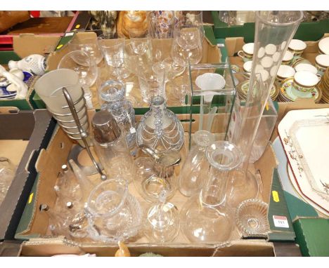 A box of mostly contemporary glassware, to include swan-shaped claret jug, various vases, epergne trumpets etc 