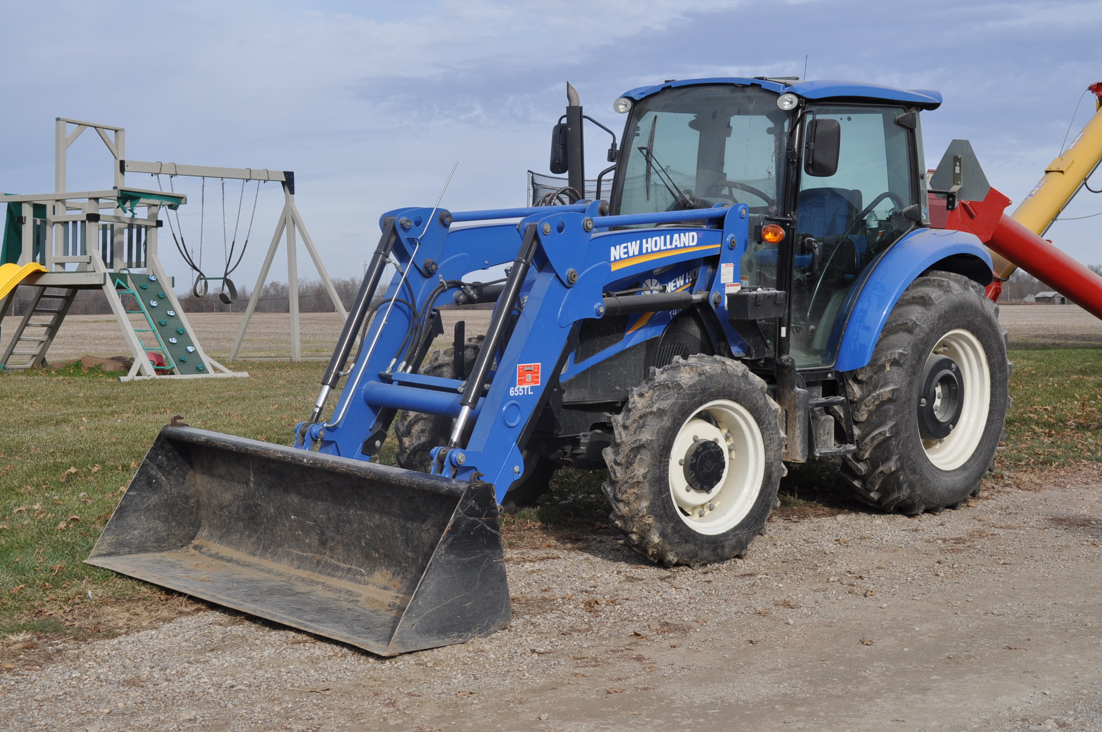 New Holland T4.75 MFWD tractor with 655TL loader, 751 hrs, CHA, 3 pt, 2 remotes, PTO, buddy seat,