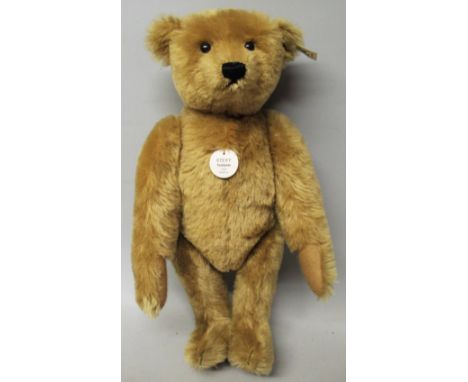 A Steiff Limited Edition 1994 replica Teddy Bear 1906 Blond 43, No. 1372/5000, 43cm high, boxed with certificate