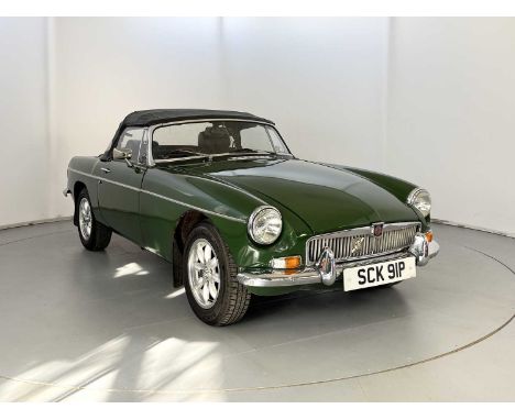 Registration: SCK91P VIN: GHN5403070G Milage Showing: 52,000 Transmission: Manual MOT: 18/02/2025 Number of Keys: 1 V5 on Sit