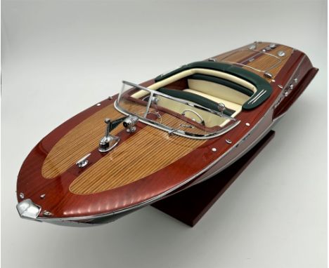 1:10 SCALE RIVA ARISTON MOTORBOAT BY KIADE  Produced from 1950 to 1974, and fitted with a powerful engines of up to 350bhp, t